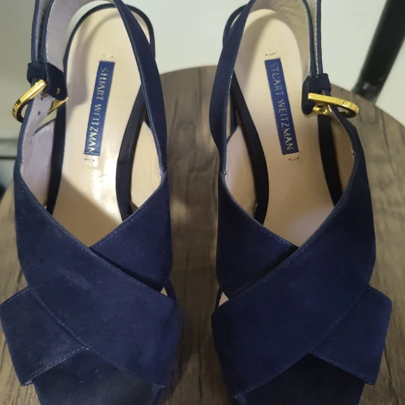Stuart Weitzman size 7 - Picture 3 of 8